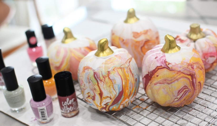 diy-marbled-pumpkins-drying-1.jpg