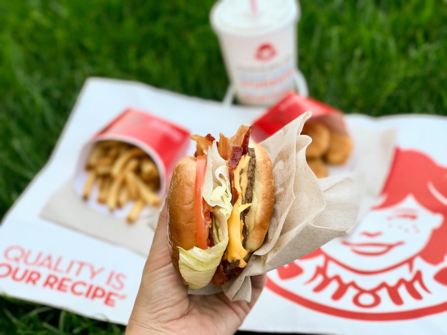 eating Wendy's food outside good grades report card